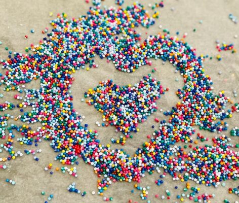 The Secret to Keeping Sprinkles Secure on Your Cookies