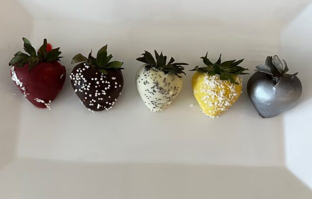 Homemade Chocolate Covered Strawberries for a Simple Elegant Treat
