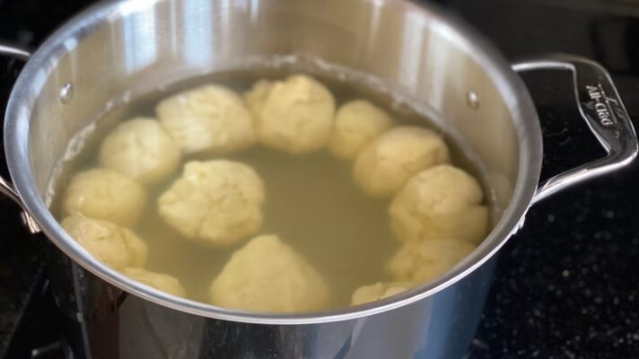 Matzo Balls (Makes 18-20 matzo balls)