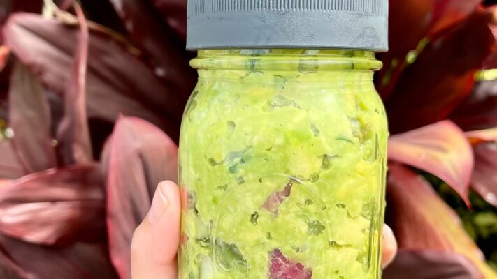 Fresh Homemade Guacamole Recipe (Creamy, Zesty, and Packed with Flavor)