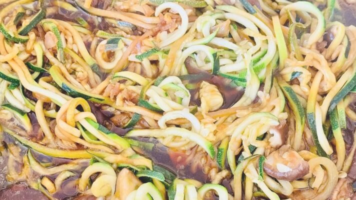 Easy 10 Minute Asian Zucchini Noodles (low-carb, Paleo) (Zoodles)