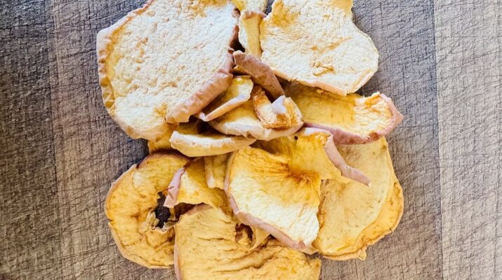 Homemade Oven-Dried Cinnamon Apples