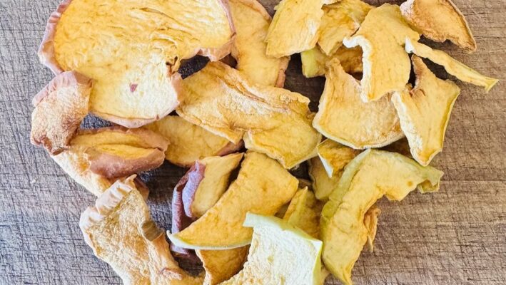 Crispy Homemade Oven-Dried Apple Chips Recipe