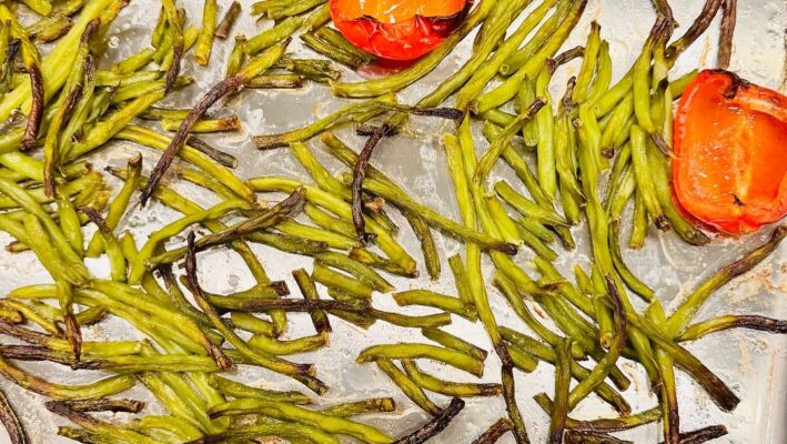 Easy Charred Green Beans and Peppers Recipe