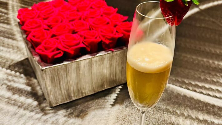 Elegant Champagne Gelatin Dessert Recipe with Vanilla Cream