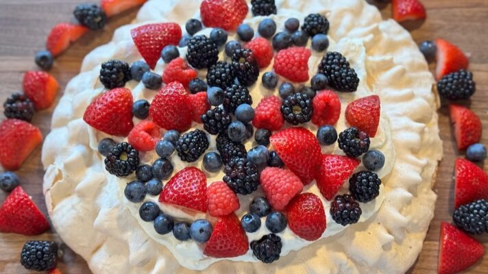 Classic Pavlova